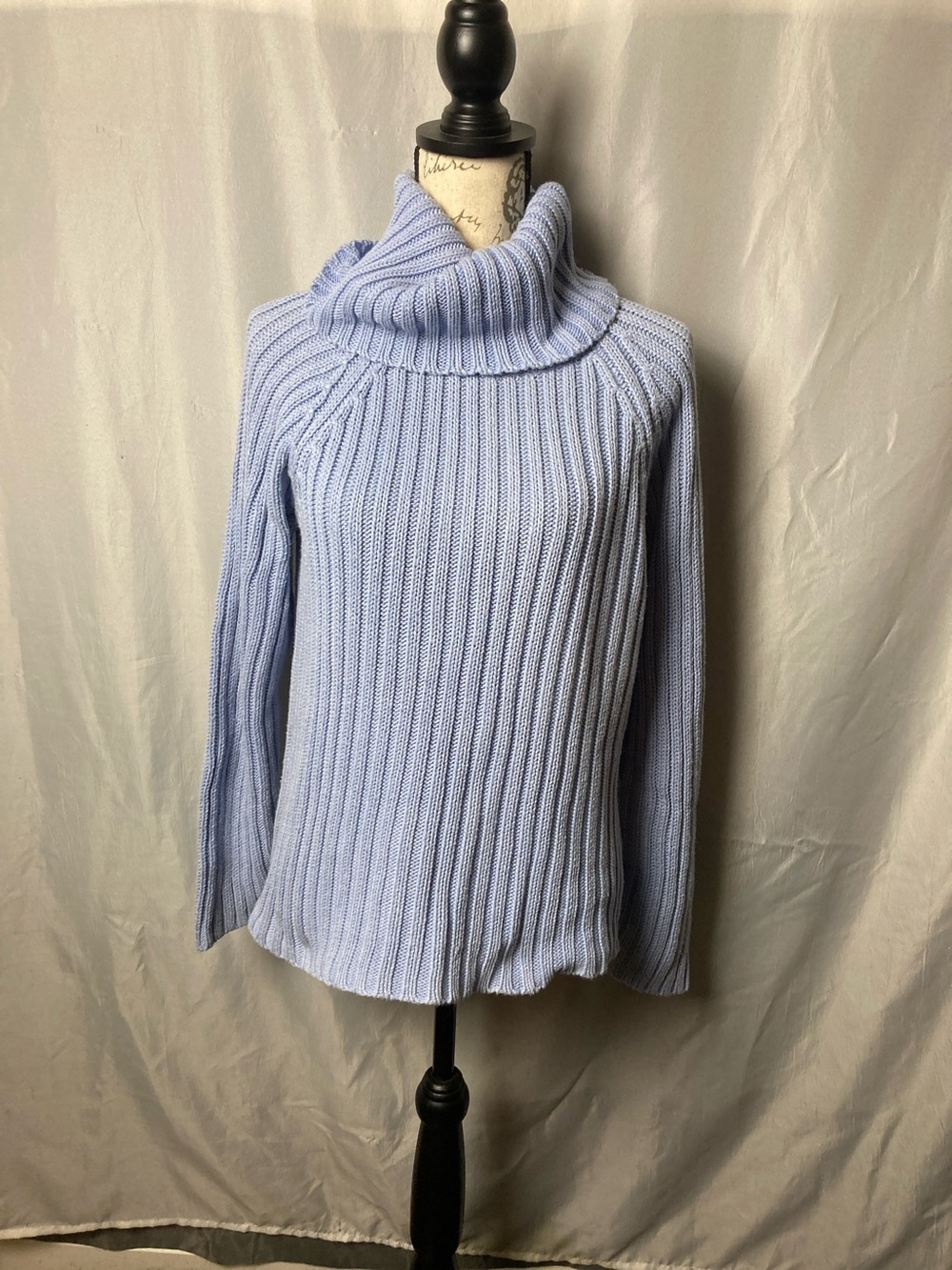 NEWYORK&Company size large light blue thick turtleneck sweater great condition